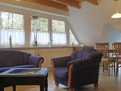 Wohnzimmer mit Essbereich