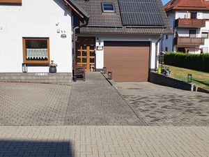 23452368-Ferienwohnung-5-Haiger-300x225-0