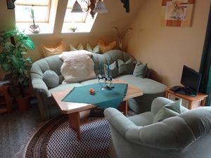 22301161-Ferienwohnung-3-Hainewalde-300x225-1