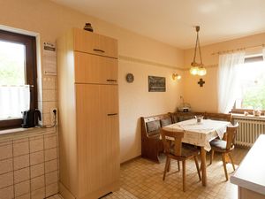 19341531-Ferienwohnung-2-Hallenberg-300x225-3