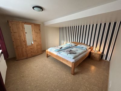 Gemütliches großes Schlafzimmer mit 1,80x2,00m Bett