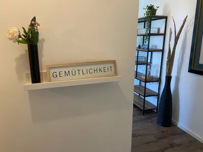 Eingangsbereich mit Garderoben-Dekoration