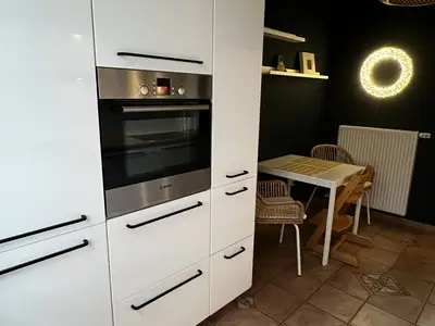 Küche mit Sitzgelegenheit