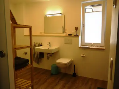 Badezimmer mit Tageslicht