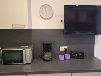 Mikrowelle, Filterkaffeemaschine , Radio TV