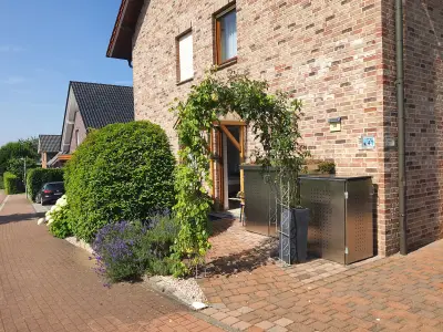 Außenansicht des Hauses mit Eingang zum Appartement