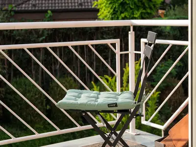 Der Balkon der Wohnung, direkter Zugang über den Wohnbereich