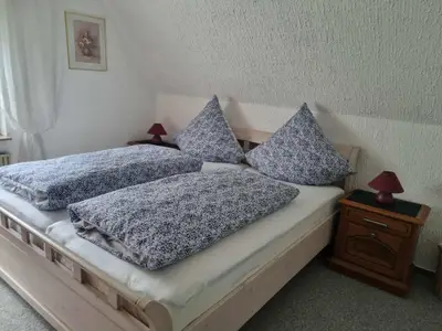 Schlafzimmer aus der FeWo Hennewig