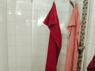 Die ebenerdige Dusche im Badezimmer