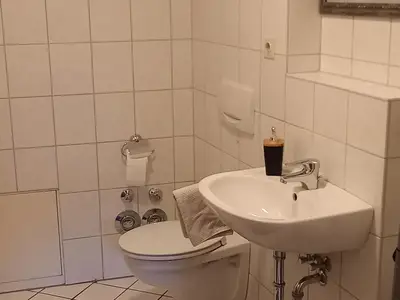 separates WC separates WC