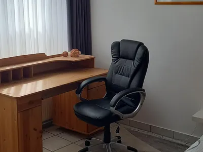 Schreibtisch im Schlafzimmer Schreibtisch im Schlafzimmer
