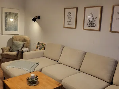 Wohnzimmer mit großer Wohnlandschaft