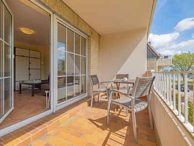 sonniger Balkon mit traumhafter Aussicht