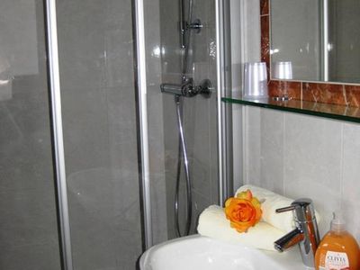 Badezimmer mit Dusche/WC