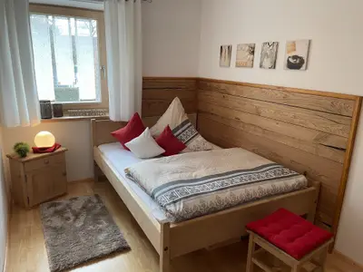 Französisches Bett   140cm breit   Wohnung Apfelblüte
