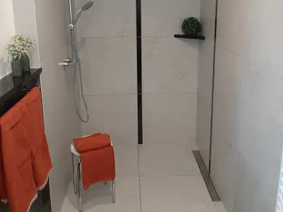 Breite Dusche Wohnung Apfelblüte