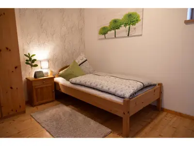 Einzelbett Schlafzimmer Wohnung Apfelblüte