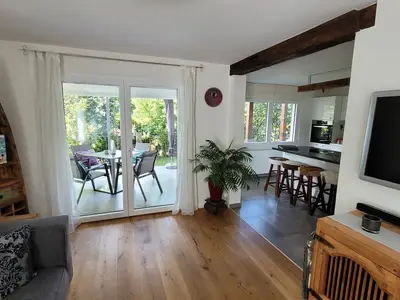 Photo, INSIDE, OUTSIDE