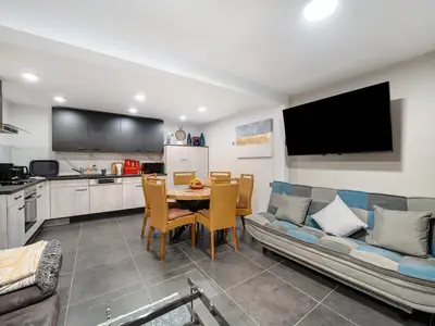 Photo, INSIDE, OUTSIDE