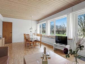 23750651-Ferienwohnung-8-Hasle-300x225-3