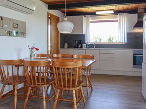 23749903-Ferienwohnung-4-Hasle-300x225-4