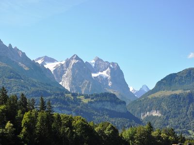 Panoramablick zum Wetterhorn und Eiger Massiv