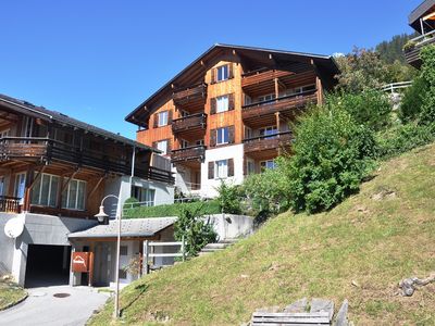 Frontansicht Haus Wandelhorn von der Strasse her