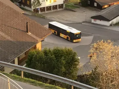 Anreise Postauto/ÖV-Haltestelle