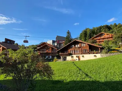 Haus Grubi Herbst mit Gondelbahn