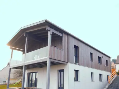 Haus außen Rückansicht re