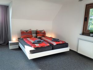 23337753-Ferienwohnung-4-Hattingen-300x225-3