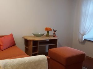 1827699-Ferienwohnung-2-Hattstedtermarsch-300x225-5