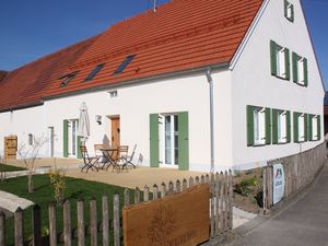 22951779-Ferienwohnung-4-Haunsheim-300x225-1