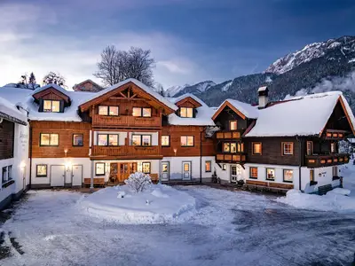 Linharterhof Winter Abendstimmung