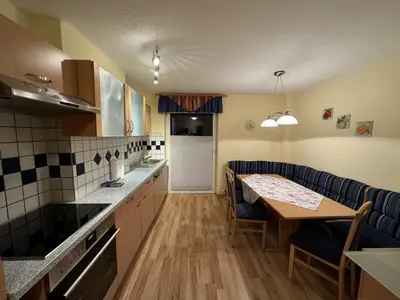 App. mit 3 Zimmer& 3 Bäder  / Küche