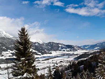 Blick ins verschneite Ennstal