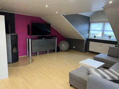 Wohnzimmer mit 3D-TV, Bluray-Player, Dolby-Surroundsytem, Playstation 4, uvm...