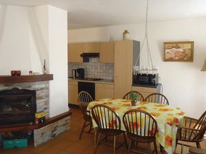 23722181-Ferienwohnung-6-Haut-Fays-300x225-4