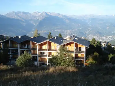 Südseite, Wohnung oben rechts