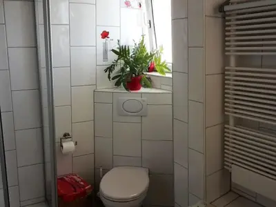 INSIDE, BATHROOM