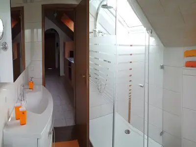 INSIDE, BATHROOM