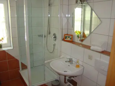 Ferienwohnung 4 (Badezimmer)