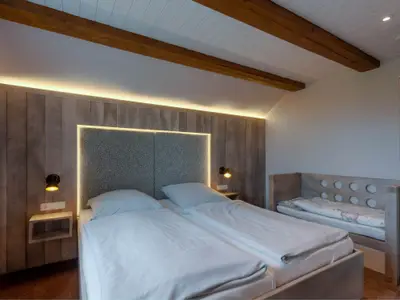 schlafzimmermitkinderbett