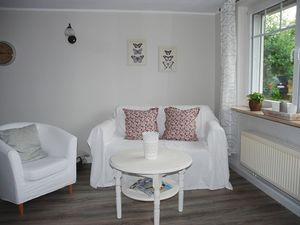 18663845-Ferienwohnung-3-Heide-300x225-5