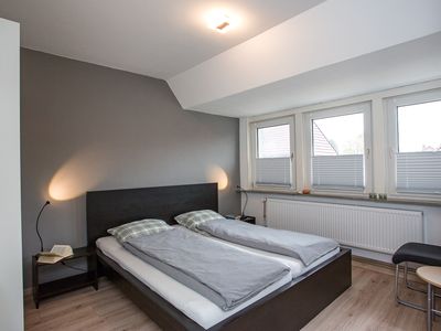 Schlafzimmer mit Doppelbett