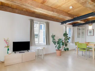Photo, INSIDE, OUTSIDE