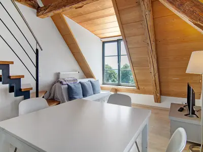 Photo, INSIDE, OUTSIDE