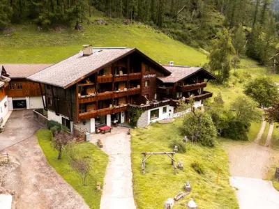 Chalethotel_Web_Luftaufnahme_2