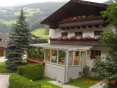 Ferienwohnung für 9 Personen (112 m²) in Heiligenblut 2/10