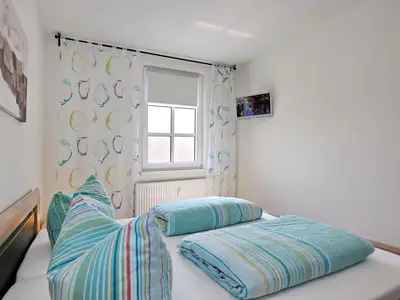 Schlafzimmer mit Fenster